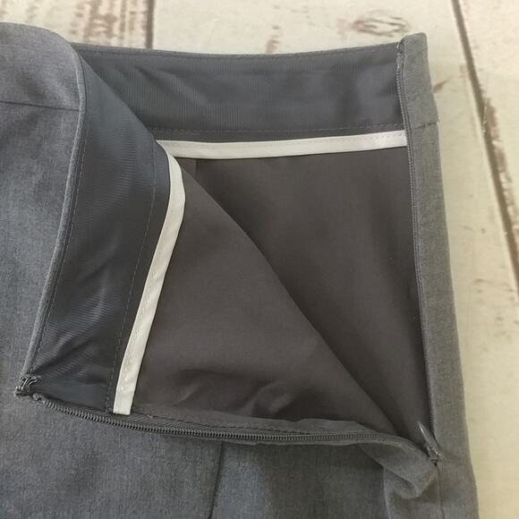 The Limited Collection Skirt Gray Size 6 - Picture 4 of 7